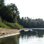 Cicha plaża nad jeziorem Solińskim