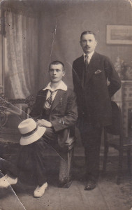 Jekatierynosław (dzisiaj Dniepropetrowsk) . 1 czerwca 1917 r. "W dowód przyjaźni swoim kolegom Wiktor Hilik, Szczepan Janiwski"
