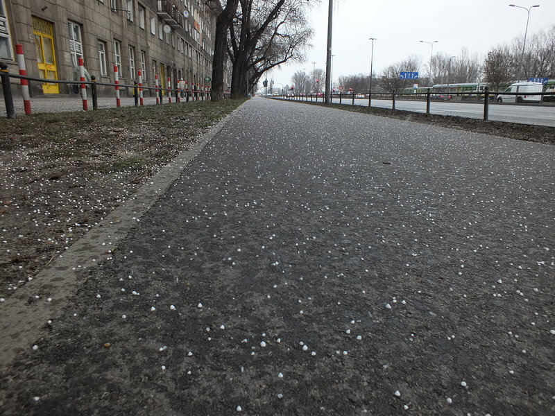 Grad na alei Solidarności w Warszawie. 04.02.2016 rok