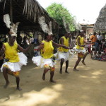 24 Taneczny pokaz w wiosce pod Mombasą